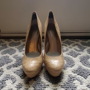 NWOT BCBG Generation Tan Platform Heels